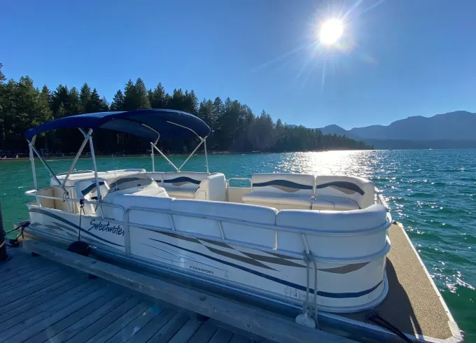 Discover the Ultimate On-Water Experience: Rent Our 24-Foot Sweetwater Pontoon