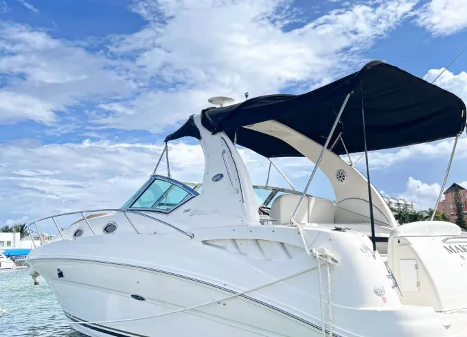 Sea Ray 32 ft for your day cruising in Cancun