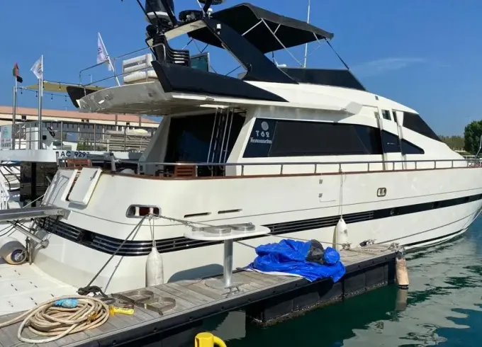 Luxurious Yacht 55ft available for Rent In Abu Dhabi