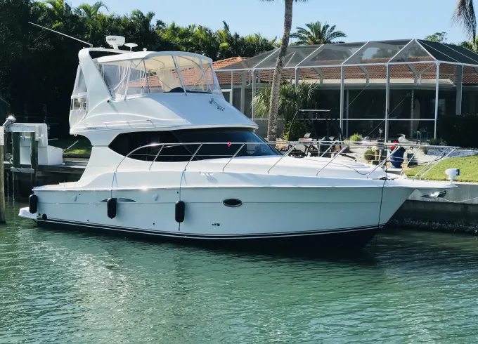 Sarasota Luxury Cruise on 38ft Silverton Yacht with Captain