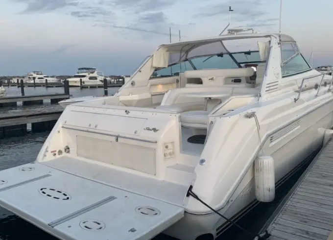 Enjoy the Sun on Lake Michigan with Family or Friends on a 58' Sea Ray Yacht