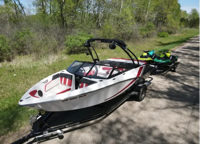 Glastron Boats GTS205 Volvo Bowrider Rental in Madison, Wisconsin