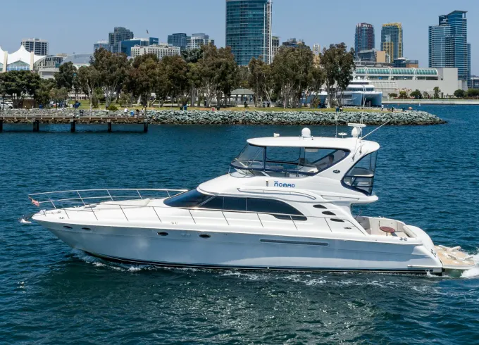 Gorgeous Sea Ray 560 Motor Yacht in San Diego Bay