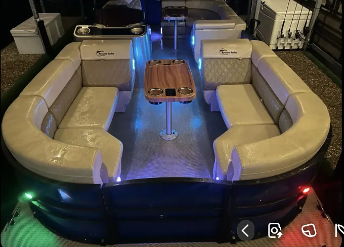LUXURY PONTOON RENTALS!! CHECK OUT THE PHOTOS! BOOK WITH US Lewisville Lake
