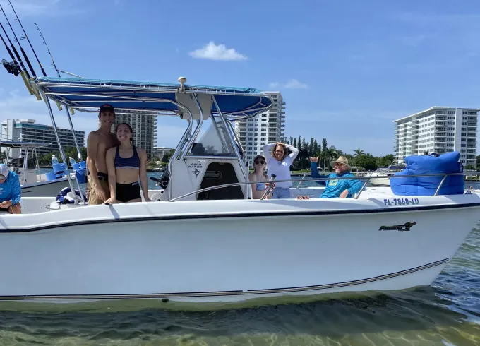 Great 28’ ProKat for rent in Fort Lauderdale with Amazing Captain!