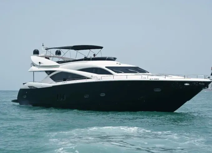 🐬 Luxury 95ft Mega Yacht Rental in Dubai–Private Yacht Charter for upto 50 Pax