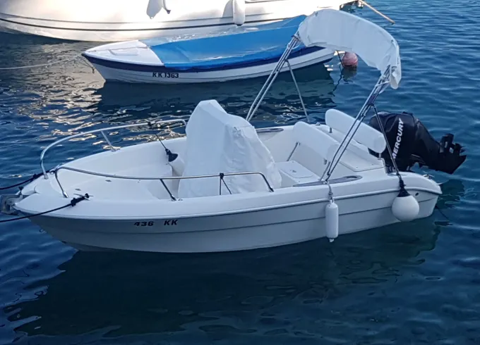 Primus 17ft Power Boat Rental in Pinezici