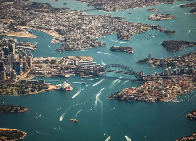 Highlight Tour! 2-Hour Guided Self Drive Boat Tour on Sydney Harbour