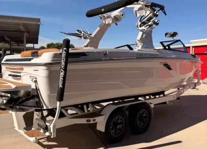 Centurion RI245- Luxury Surf Boat for up to 16! Bachelorette Parties, Events