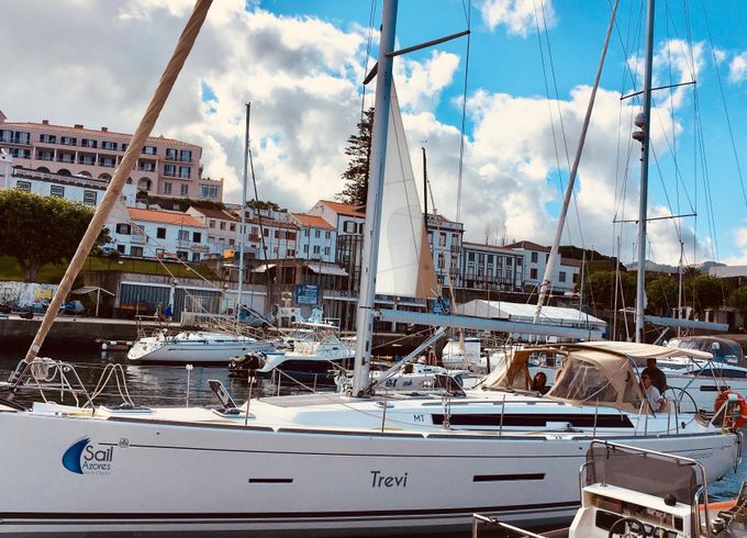 Charter a Dufour 450 Grand Large - TREVI - Base Ponta Delgada and Base Horta, Azores