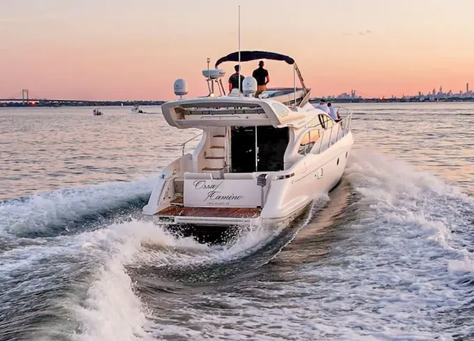 Port washington, NY -  Private Yacht Charter - 43' Azimut Flybridge