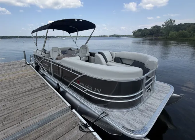 2026 Sylvan Mirage Pontoon for 12 Guests, 115 Hp Yamaha on White Bear Lake