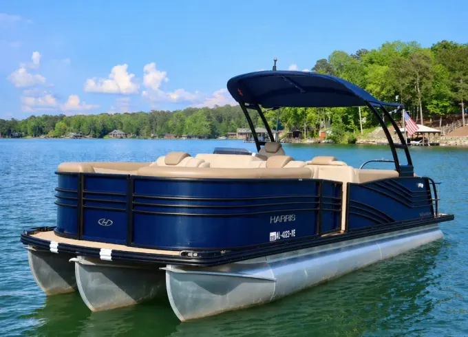 Harris Grand Mariner 25' Pontoon with water accessories included in Huntersville