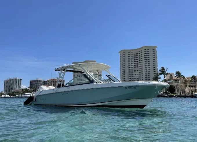 Perfect Day Boat in Delray and Boca - Boston Whaler 270 Center Console