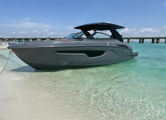 34' Cruiser Yacht for Your Perfect Destin Adventure