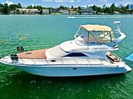 Luxury 48ft Sea Ray Flybridge Charter in Miami – Cruise in Style!