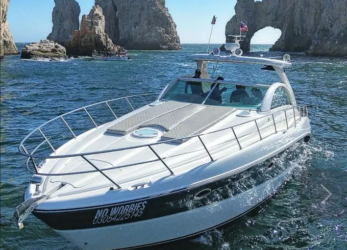 39ft Maxum Luxury Yacht Rental in Cabo San Lucas, up to 12 People