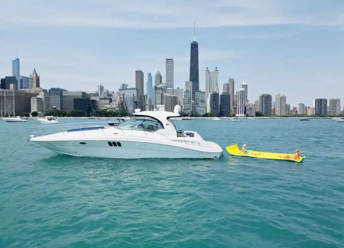Stunning 45’ Sea Ray Sundancer Motor Yacht In Chicago