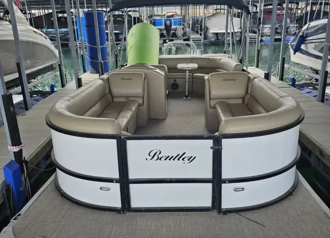 Lake Travis 24ft Bentley Pontoon Rental