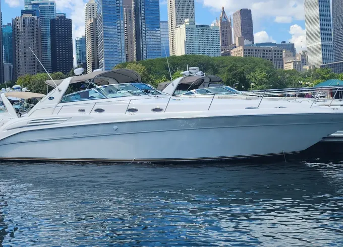 45ft Sea Ray Sundancer Motor Yacht Pure Comfort in Chicago!