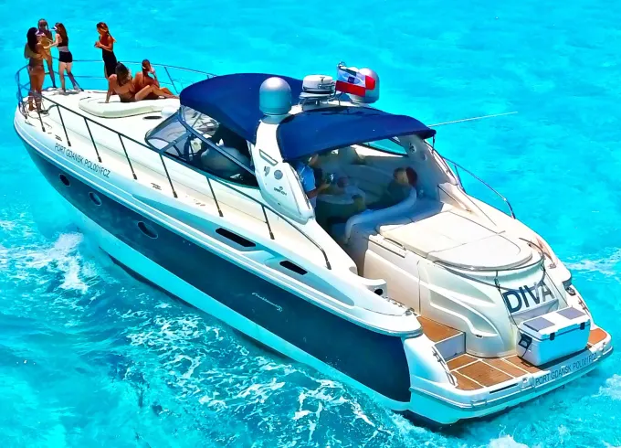 Diva 60ft – Elite Italian Yacht Experience in Cancun