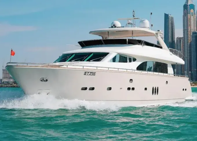 EXPERIENCE DUBAI ON OUR 98FT HORIZON YACHT WITH JACUZZI