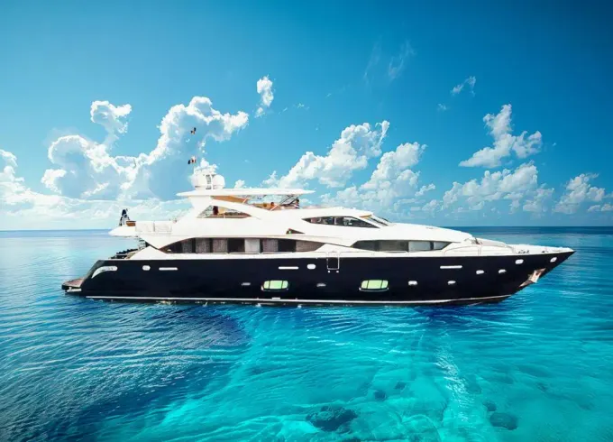 Sunseeker 120’ Mega Yacht With Jacuzzi. All Inclusive