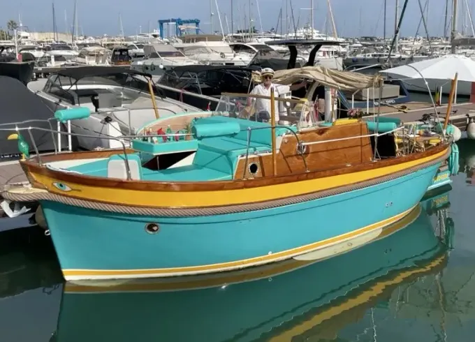 Unique Vintage Boat Tour Cannes & Lerins Islands – Private Charter up to 9 Guest
