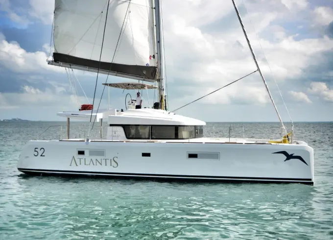 52ft  Luxury Catamaran Private Charter / Capacity 45 people