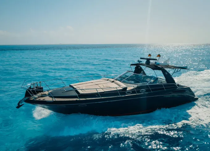 41ft. Sea Ray Motor Yacht Rental in Cancún, Quintana Roo