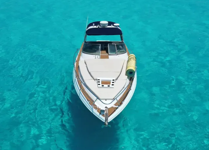 Dream Escape: Premium Yacht with Captain in the Turquoise Waters of Cancun