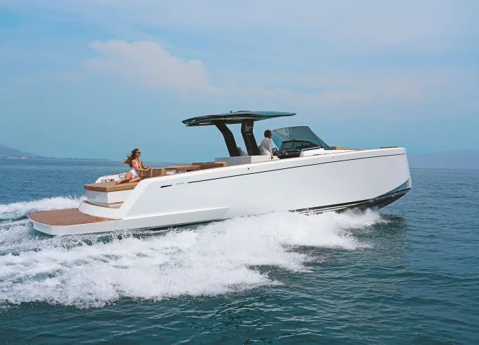 Pardo 43 Motor Yacht for Luxury Capri & Amalfi Coast Tour