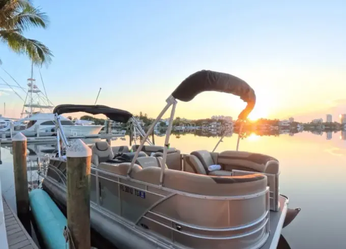 25’ Luxury Full shade boat — Convertible Lounge SUNBED  + Party Bar + Add-On's!