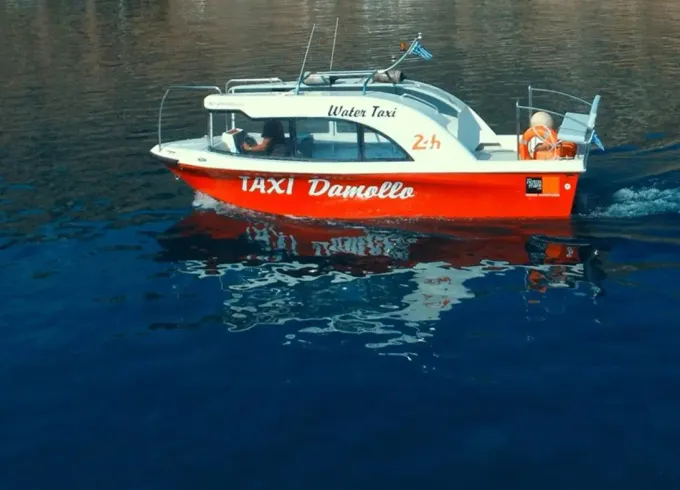 Taxi boat up to 10 persons!
