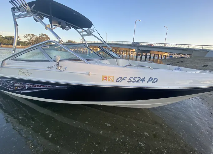 21ft Rinker 216 Captiva Deckboat with Cooler in Long Beach - Captain Included!