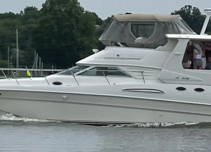 Nashville Yacht Rentals/Nashville, Tennessee
