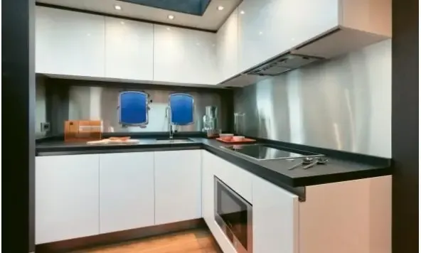 Sunseeker 64 Luxury Yacht in Cancún, 6 hours minimum rental