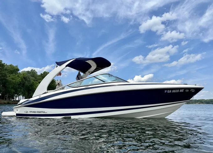 Enjoy Lake Norman with this Luxury Boat 24ft Regal Bowrider- Skipper Included