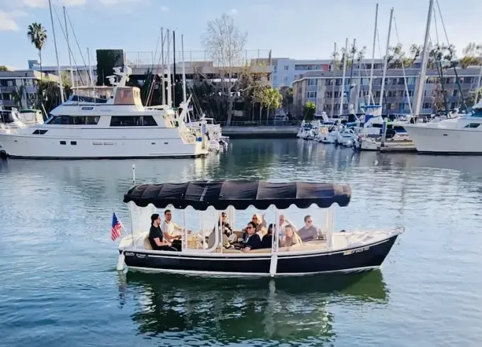 Luxury Duffy E-Boat Cruiser-Best for Bdays, Bachelorette Parties Romantic Dates