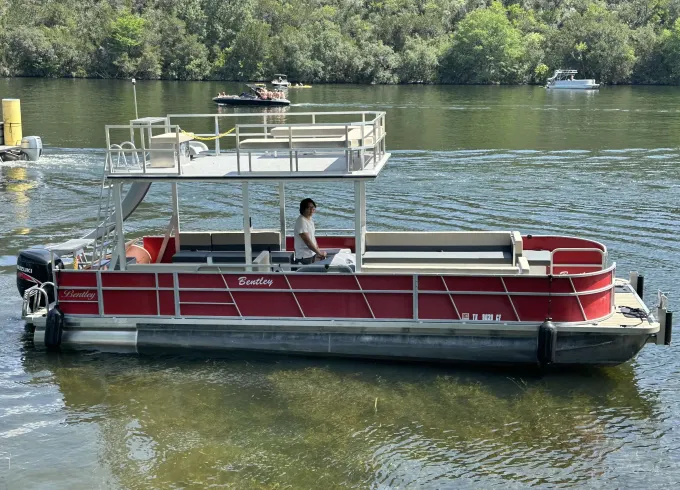 Lake Austin NO Captain Pilot Yourself Raptor Double Decker w/ Waterslide