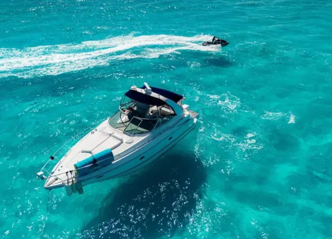 40ft  Colibrí Cruiser Motor Yacht in Cancún for 15 Guests