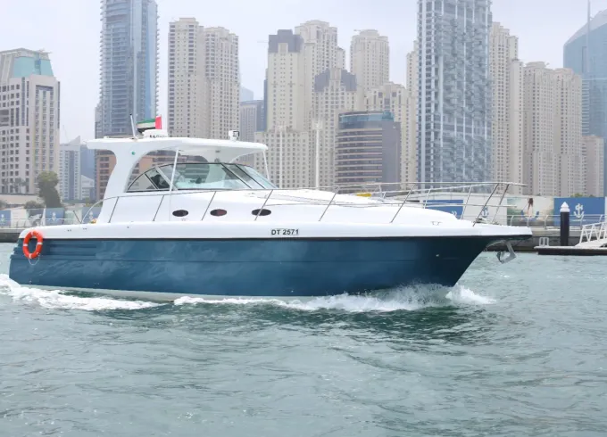 LUXURIOUS MINI YACHT FOR RENT