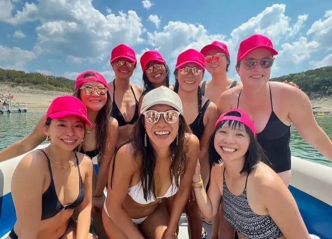 Party Pontoon Rental on Lake Travis, ATX (8 Persons Capacity) - $120/Hour