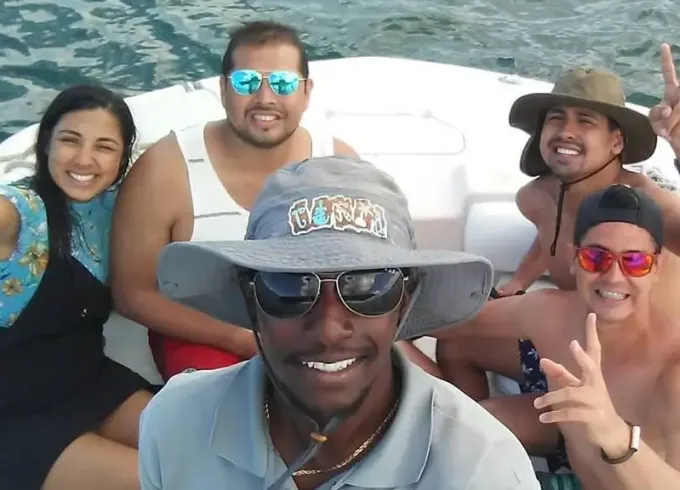 Private (Rose Island,Snorkeling,Turtles) Half Day Charter