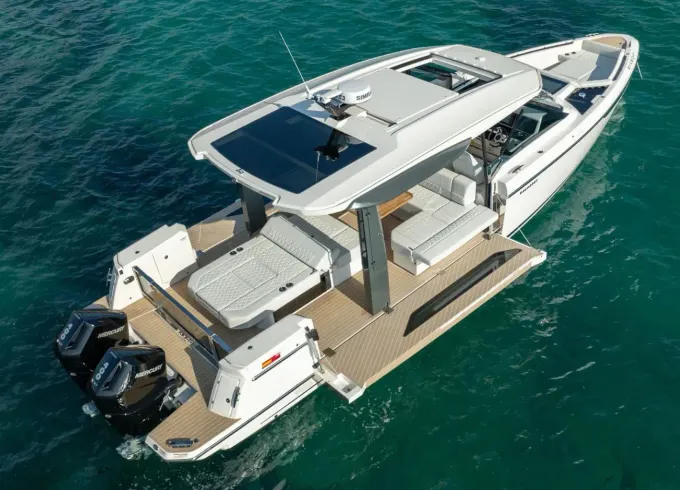 Modern and Luxury Cruise with Saxdor 400 GTO