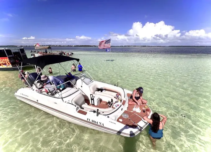 Private Islamorada Charters in the Florida Keys aboard 23' Hurricane Fun Deck