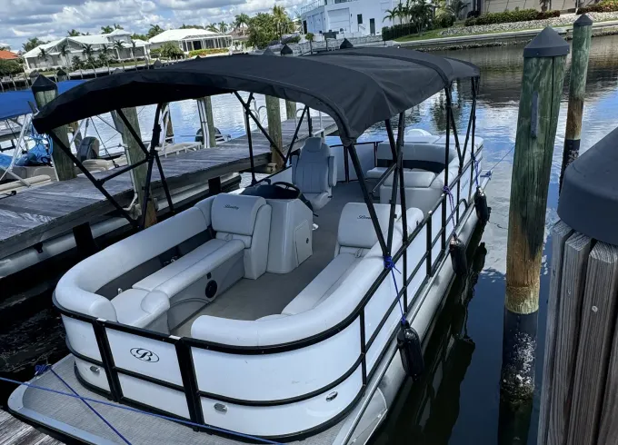 Brand new 24 ft Bentley Pontoon - Relax and Cruise in Style