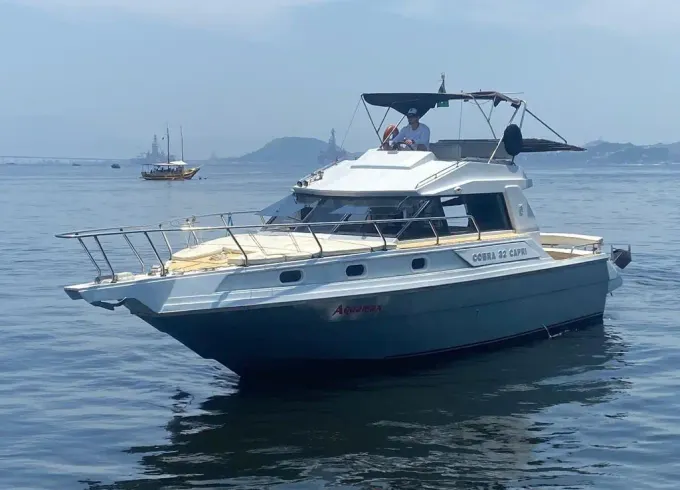 Book the 32ft Capri to experience an exclusive tour around Rio de Janeiro coast!