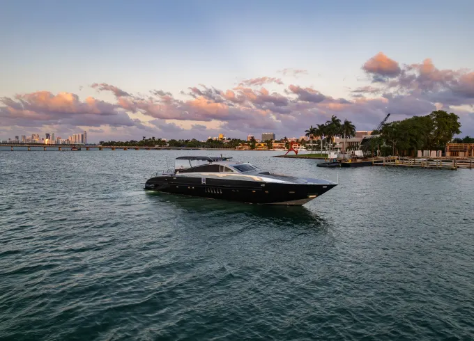 Luxurious 92ft Leopard Yacht