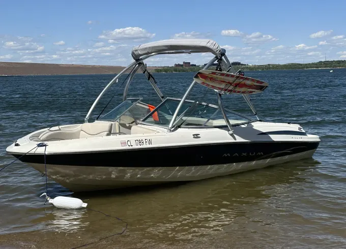 Maxum V8 2100SR Ski boat with Wakeboard, Tubes, Skis in Arvada